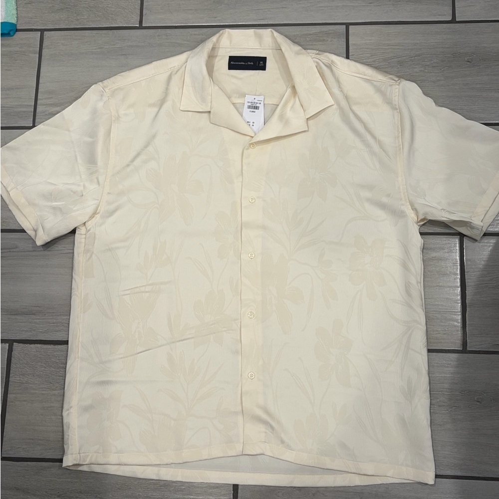 Abercrombie & Fitch Cream Floral Button Down Shirt